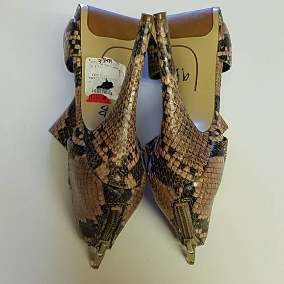 NINE WEST FAUX SNAKESKIN T STRAP HEELS - Picture 7 of 7